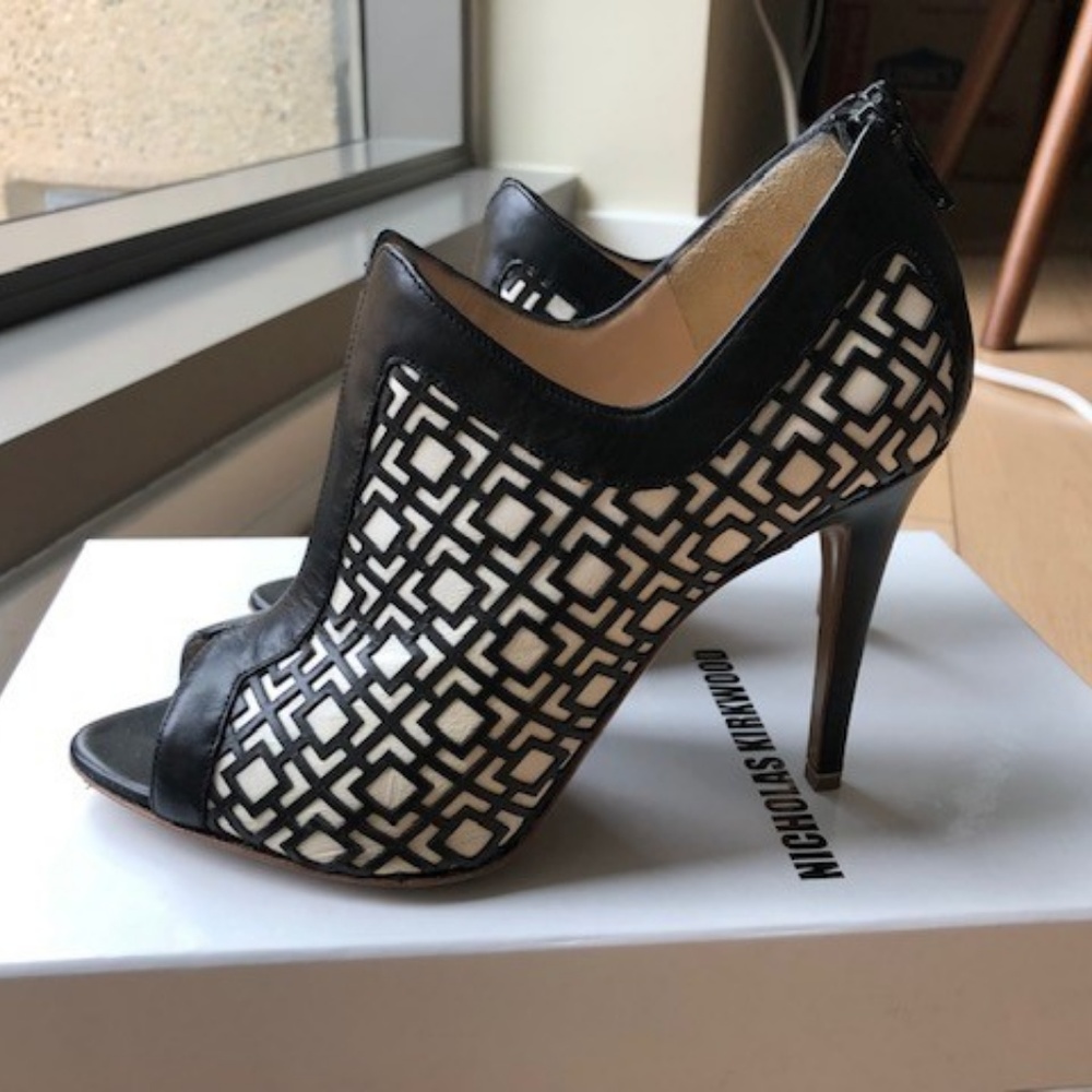 Nicholas Kirkwood Laser Cut Lace Booties Sz 36